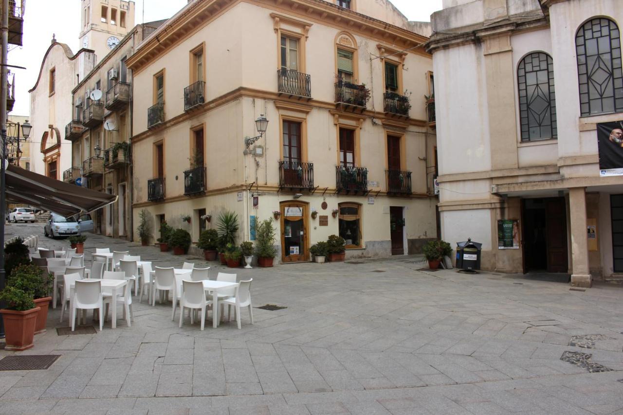 Via Cavour 19, Appartamento Del Conte Iglesias Exterior photo